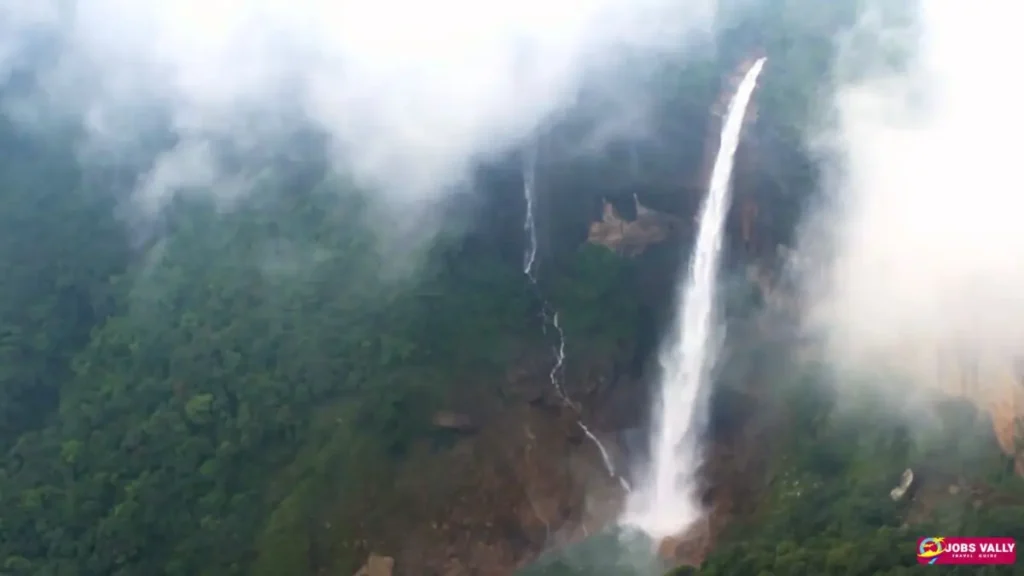 Top Waterfalls – चेरापंजी के सबसे शानदार झरने